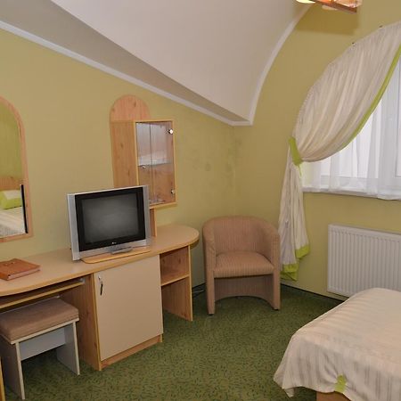 Hotel Serpanok Tyachiv Eksteriør bilde