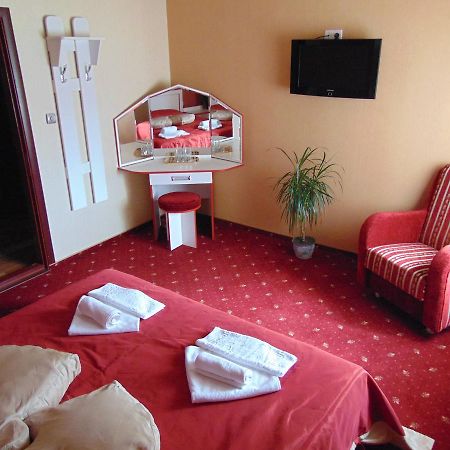 Hotel Serpanok Tyachiv Eksteriør bilde
