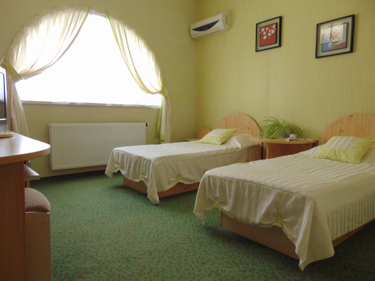 Hotel Serpanok Tyachiv Eksteriør bilde